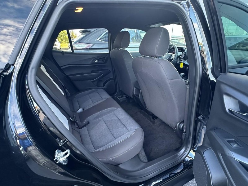 Chevrolet Trax Vehicle Full-screen Gallery Image 13