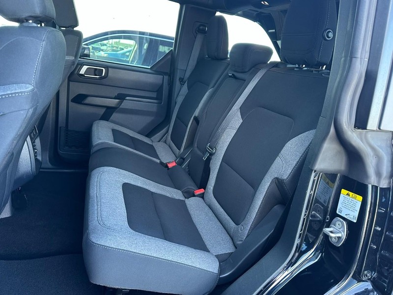 Ford Bronco Vehicle Full-screen Gallery Image 11