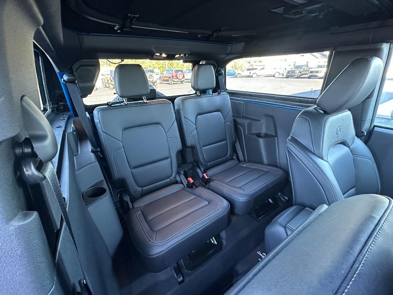 Ford Bronco Vehicle Full-screen Gallery Image 14