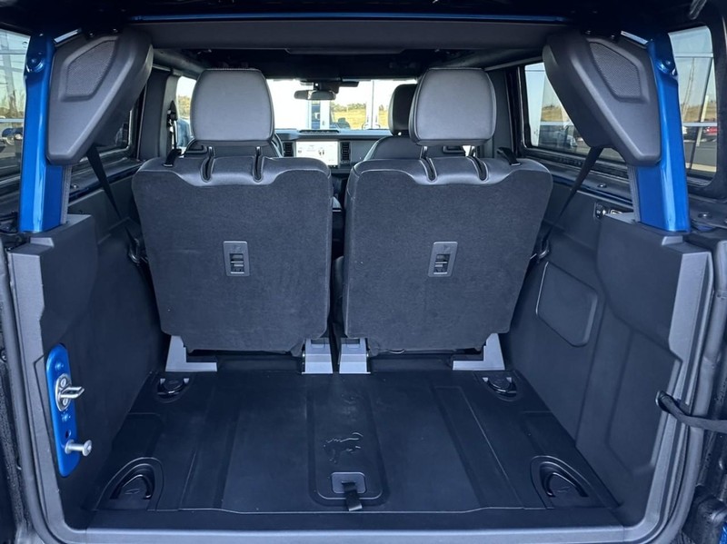 Ford Bronco Vehicle Full-screen Gallery Image 15