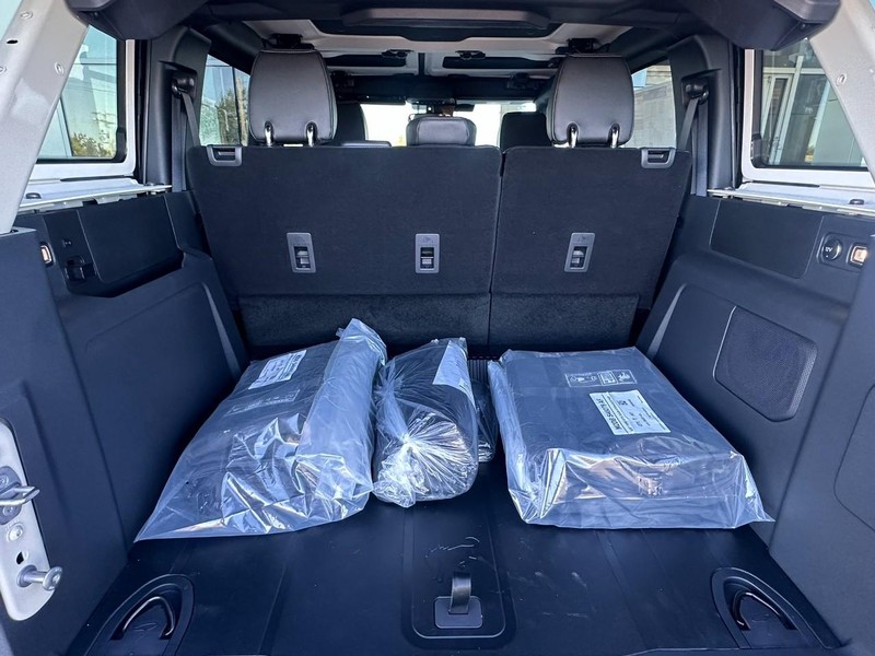 Ford Bronco Vehicle Full-screen Gallery Image 17
