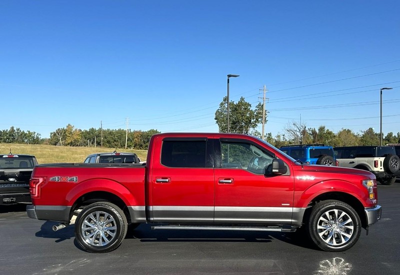 Ford F-150 Vehicle Full-screen Gallery Image 02