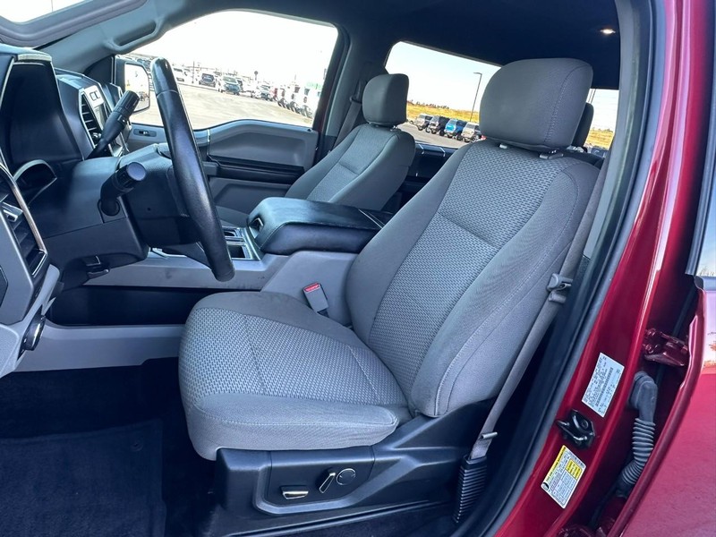 Ford F-150 Vehicle Full-screen Gallery Image 08