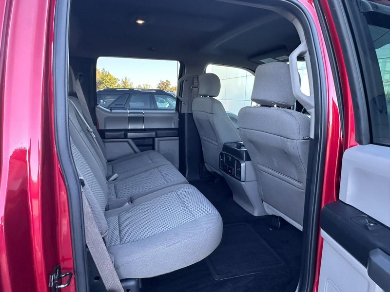 Ford F-150 Vehicle Full-screen Gallery Image 14