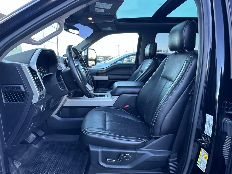 Ford F-150 Vehicle Full-screen Gallery Image 08