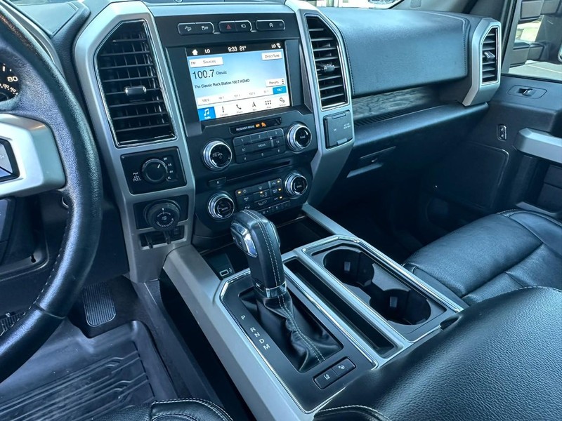 Ford F-150 Vehicle Full-screen Gallery Image 10