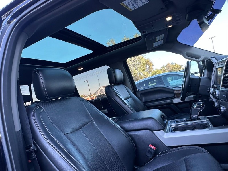 Ford F-150 Vehicle Full-screen Gallery Image 18