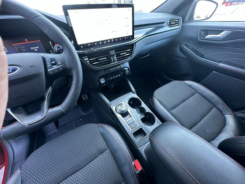 Ford Escape Vehicle Full-screen Gallery Image 08
