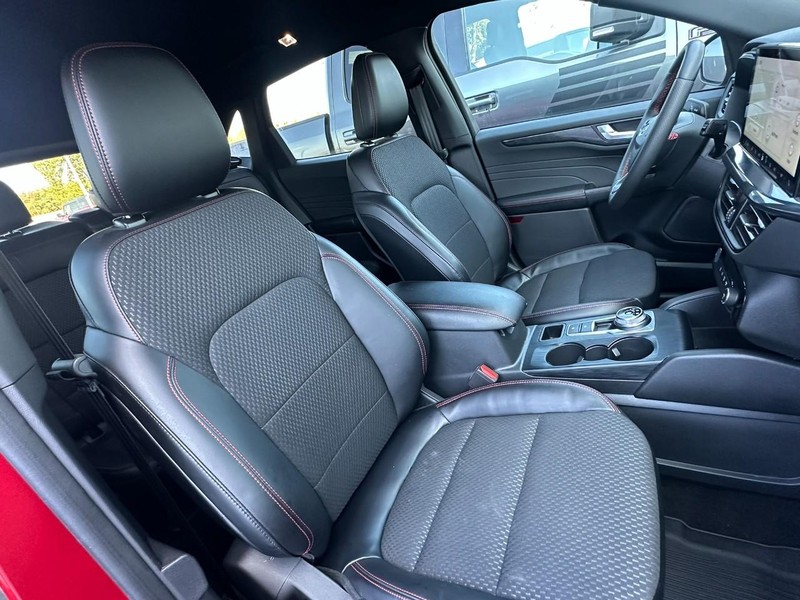 Ford Escape Vehicle Full-screen Gallery Image 15