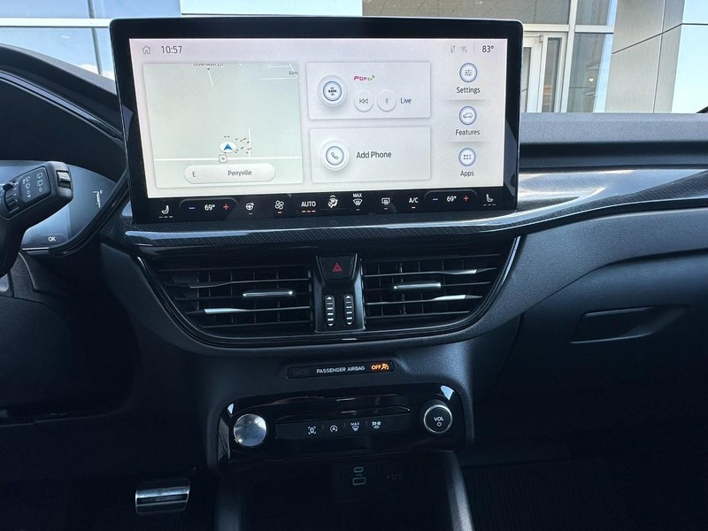Ford Escape Vehicle Full-screen Gallery Image 17