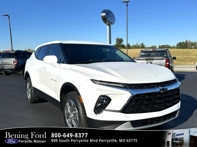 Chevrolet Blazer Vehicle Full-screen Gallery Image 01