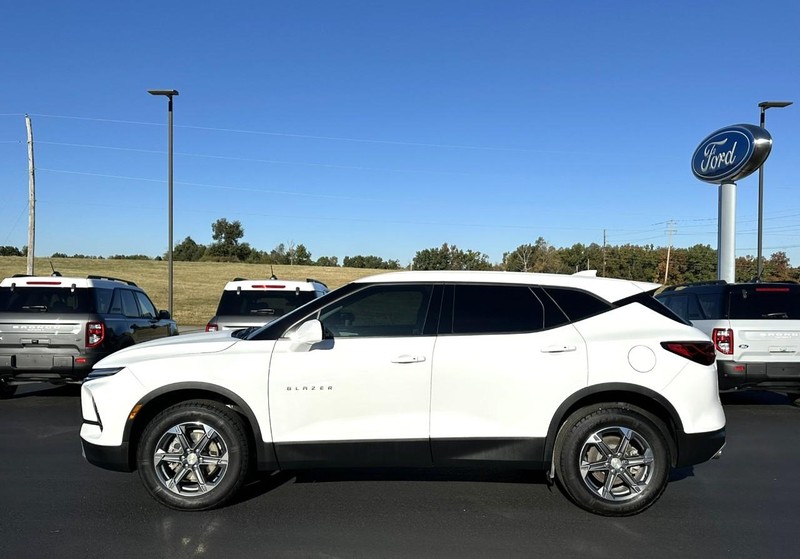Chevrolet Blazer Vehicle Full-screen Gallery Image 05