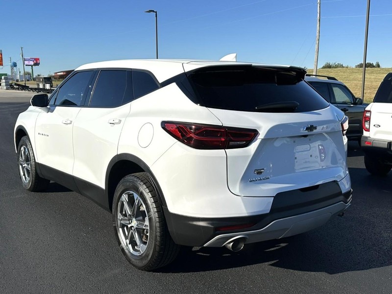 Chevrolet Blazer Vehicle Full-screen Gallery Image 06