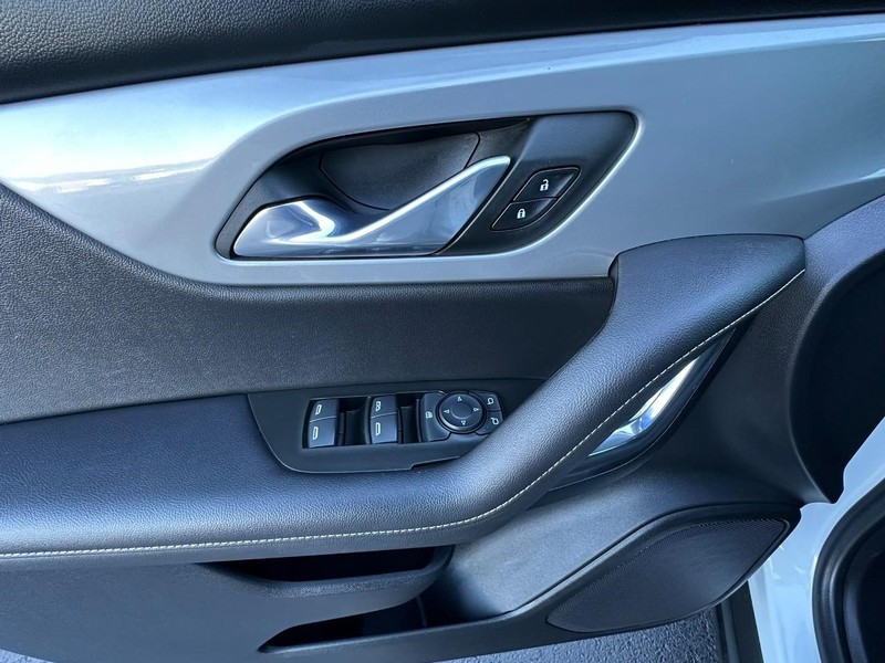 Chevrolet Blazer Vehicle Full-screen Gallery Image 11