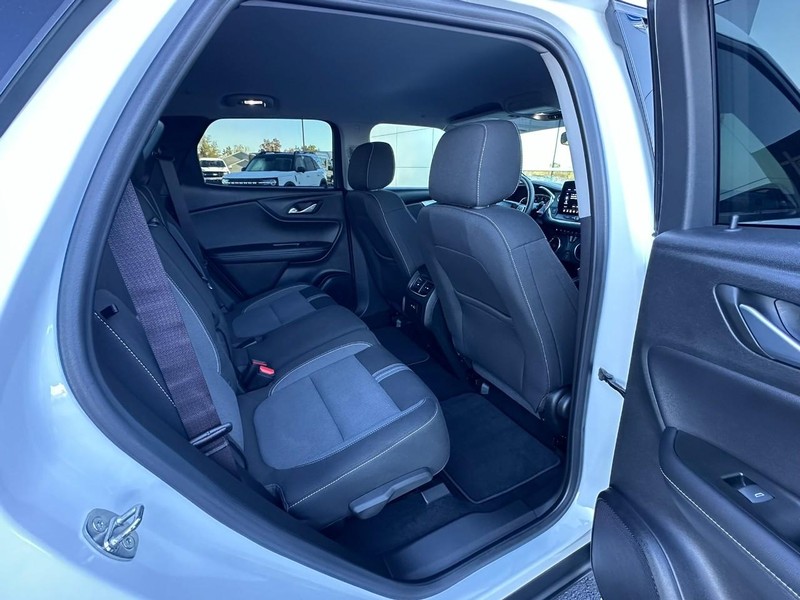 Chevrolet Blazer Vehicle Full-screen Gallery Image 14