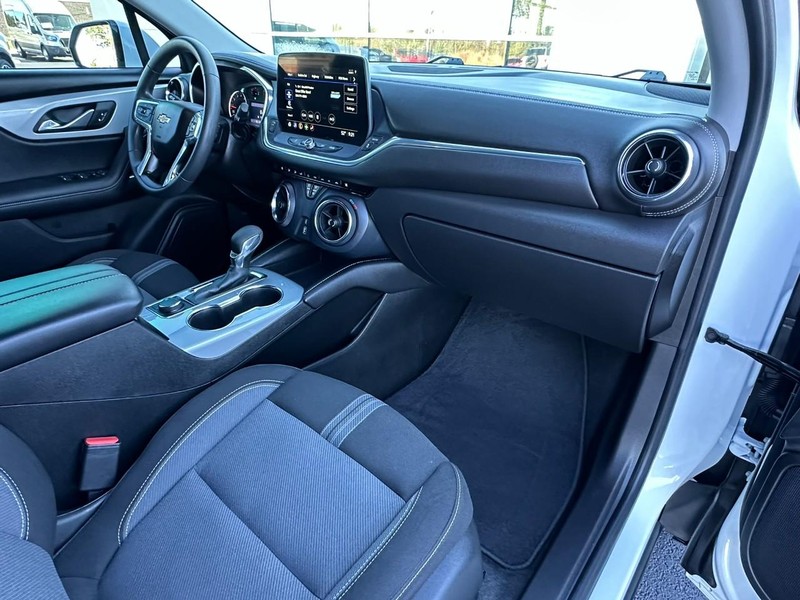 Chevrolet Blazer Vehicle Full-screen Gallery Image 15