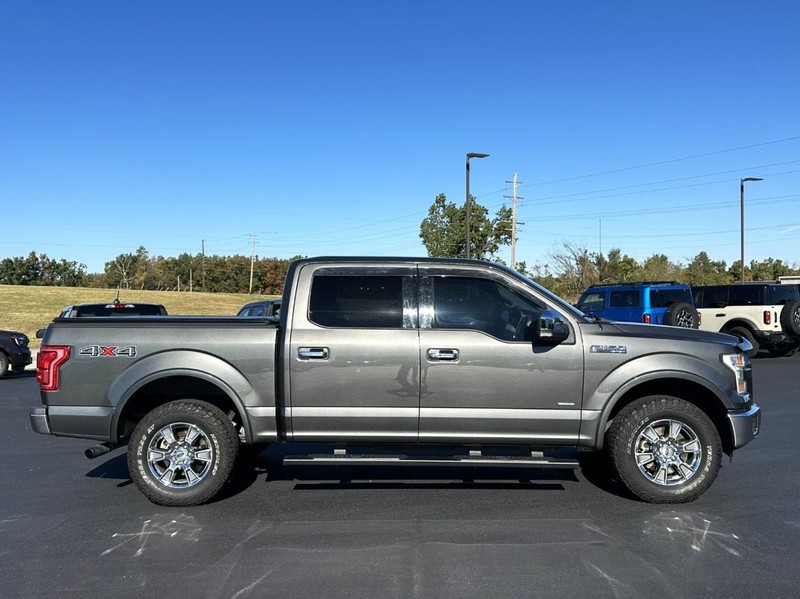 Ford F-150 Vehicle Full-screen Gallery Image 02