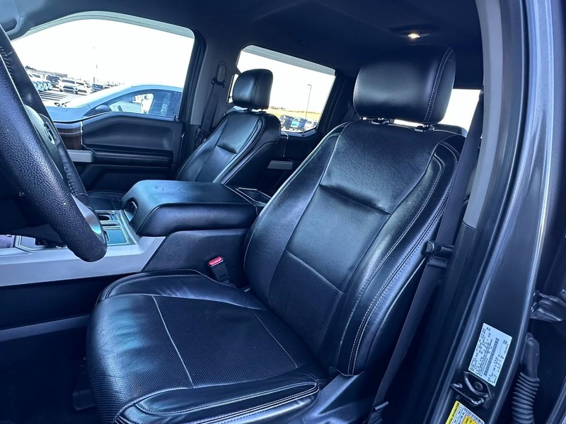 Ford F-150 Vehicle Full-screen Gallery Image 09