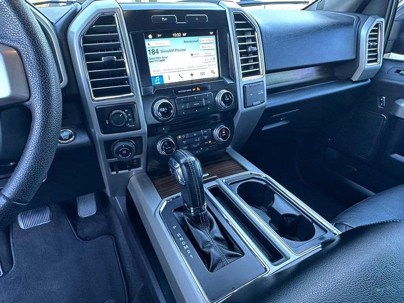 Ford F-150 Vehicle Full-screen Gallery Image 10