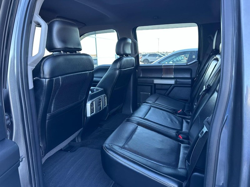 Ford F-150 Vehicle Full-screen Gallery Image 14