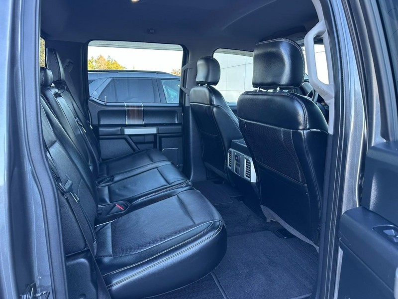 Ford F-150 Vehicle Full-screen Gallery Image 15