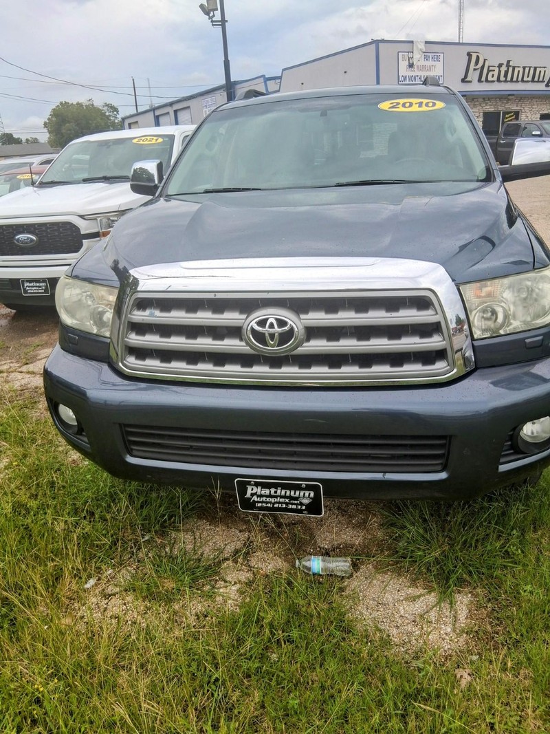 Toyota Sequoia Vehicle Image 03