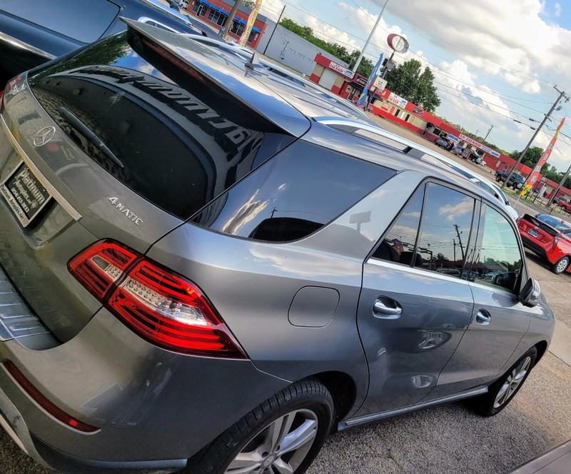 Mercedes-Benz M-Class Vehicle Image 02