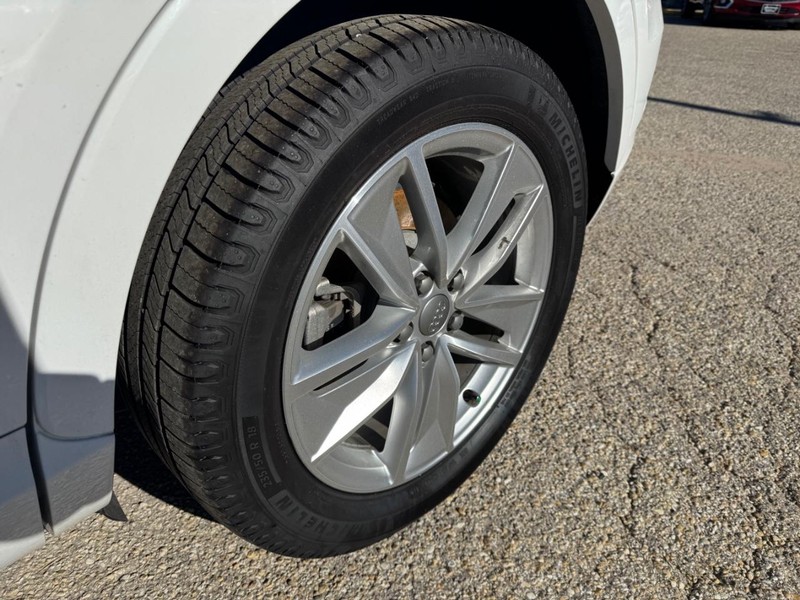 Audi Q3 Vehicle Image 04