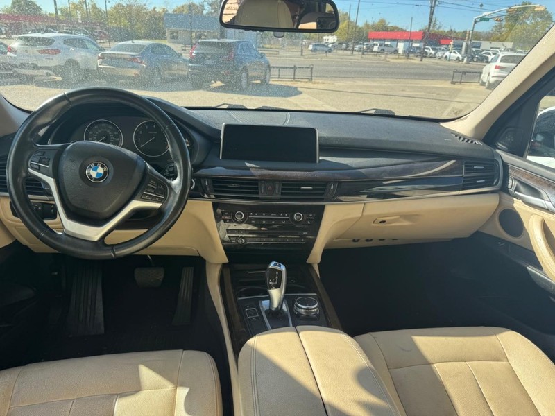 BMW X5 Vehicle Image 06