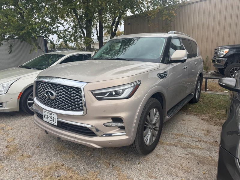 INFINITI QX80 Vehicle Full-screen Gallery Image 03