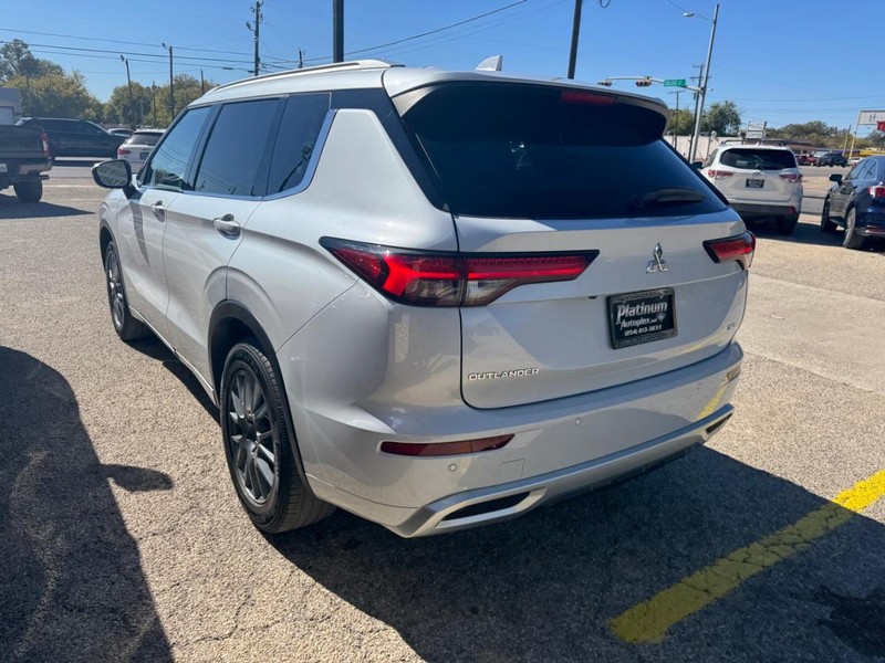 Mitsubishi Outlander Vehicle Image 04