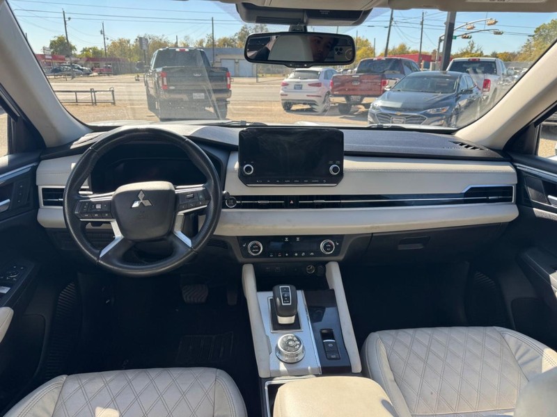 Mitsubishi Outlander Vehicle Image 07