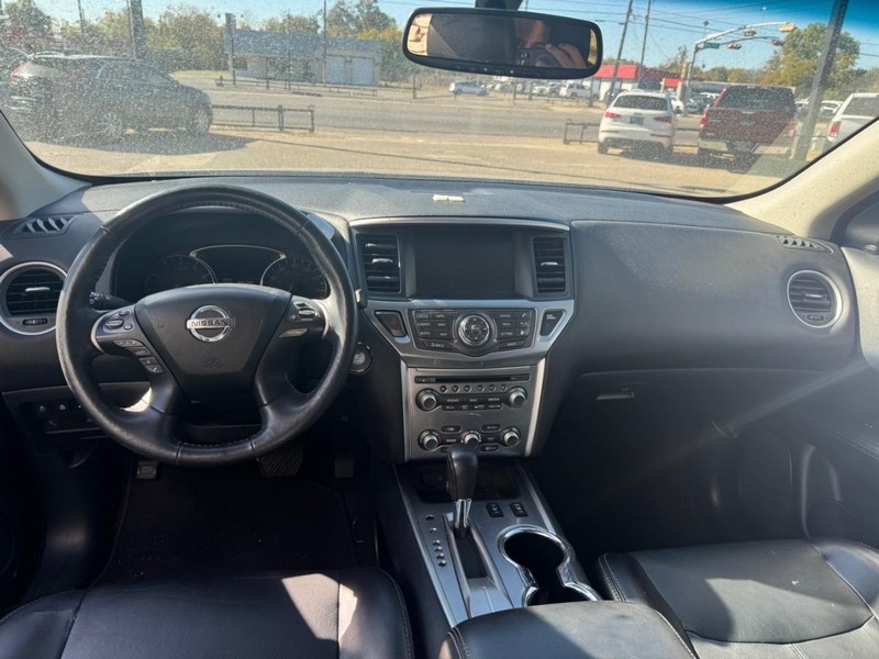 Nissan Pathfinder Vehicle Image 06