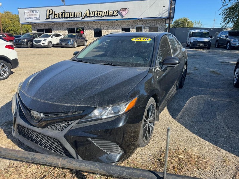Toyota Camry Vehicle Image 03