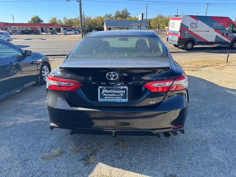 Toyota Camry Vehicle Image 06