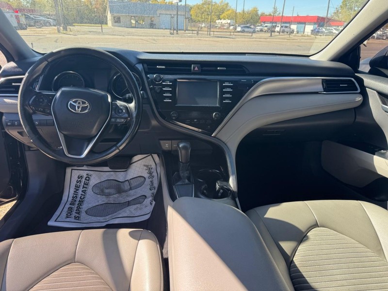 Toyota Camry Vehicle Image 08