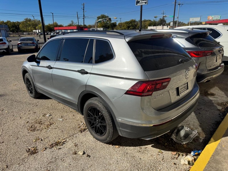 Volkswagen Tiguan Vehicle Image 04