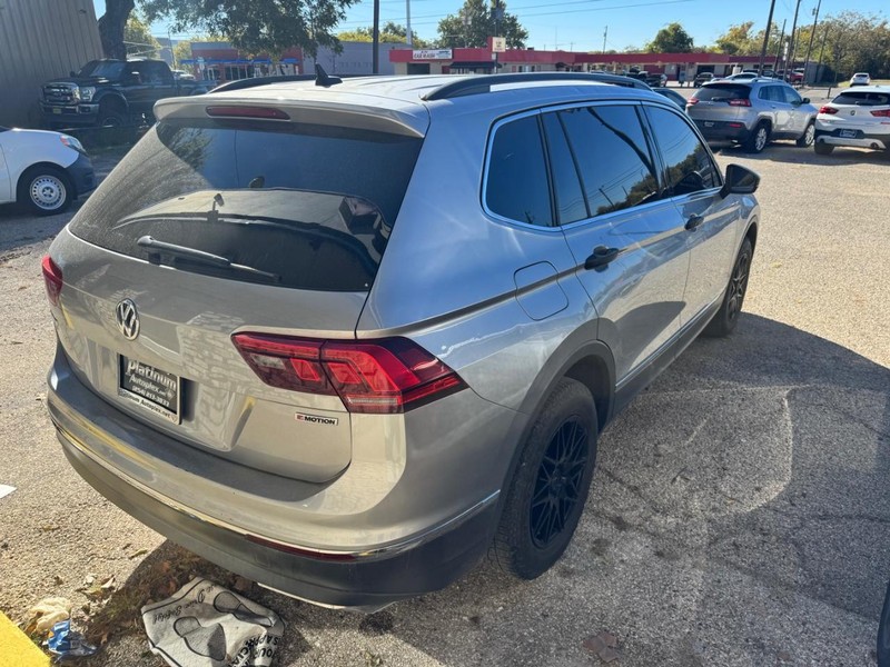 Volkswagen Tiguan Vehicle Image 05