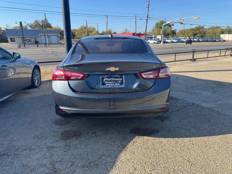 Chevrolet Malibu Vehicle Image 06