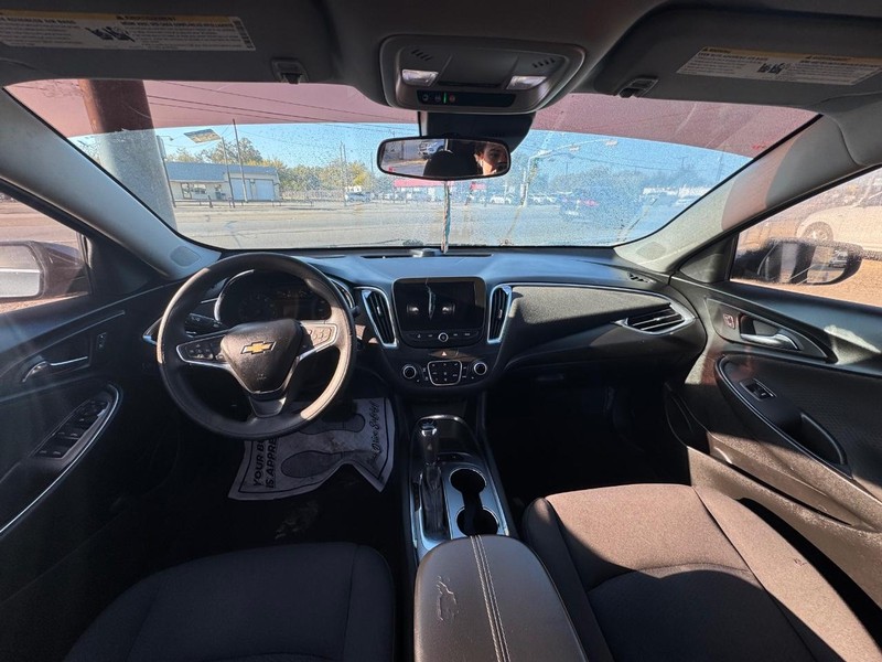 Chevrolet Malibu Vehicle Image 08