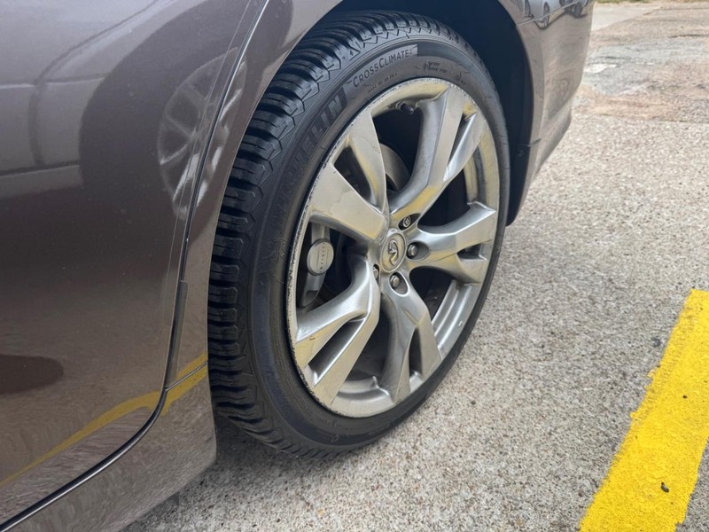 INFINITI Q70L Vehicle Image 06