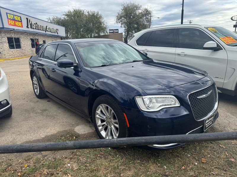 Chrysler 300 Vehicle Image 03