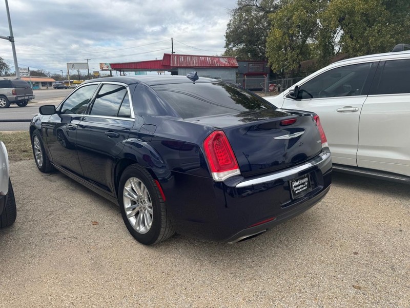 Chrysler 300 Vehicle Image 06