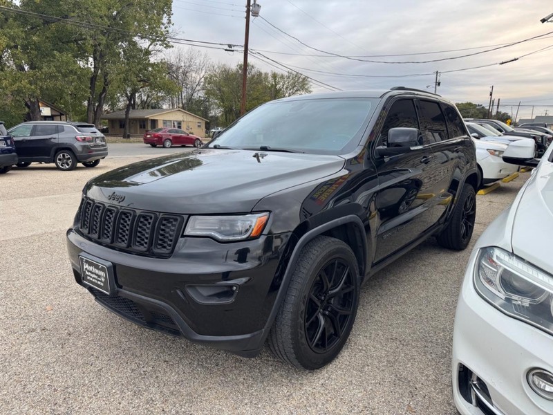 Jeep Grand Cherokee Vehicle Image 03