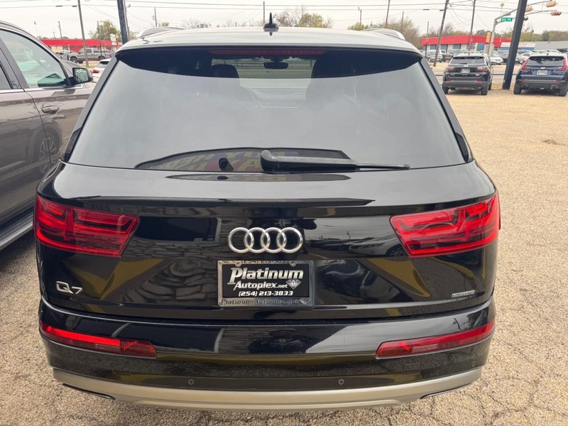 Audi Q7 Vehicle Image 05