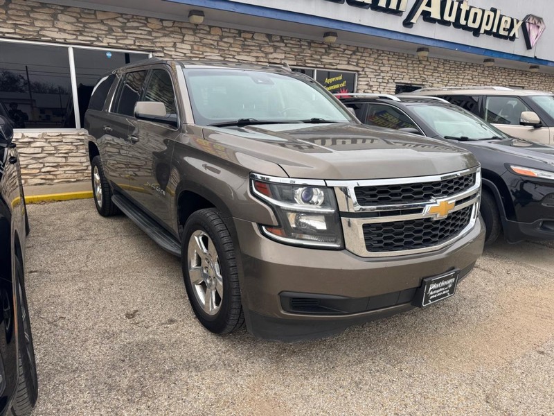 Chevrolet Suburban Vehicle Image 03