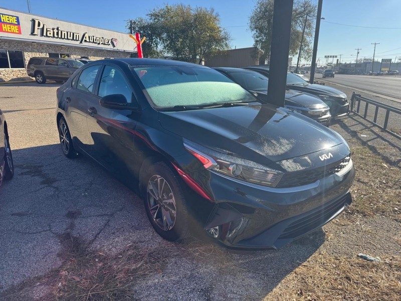 Kia Forte Vehicle Image 03