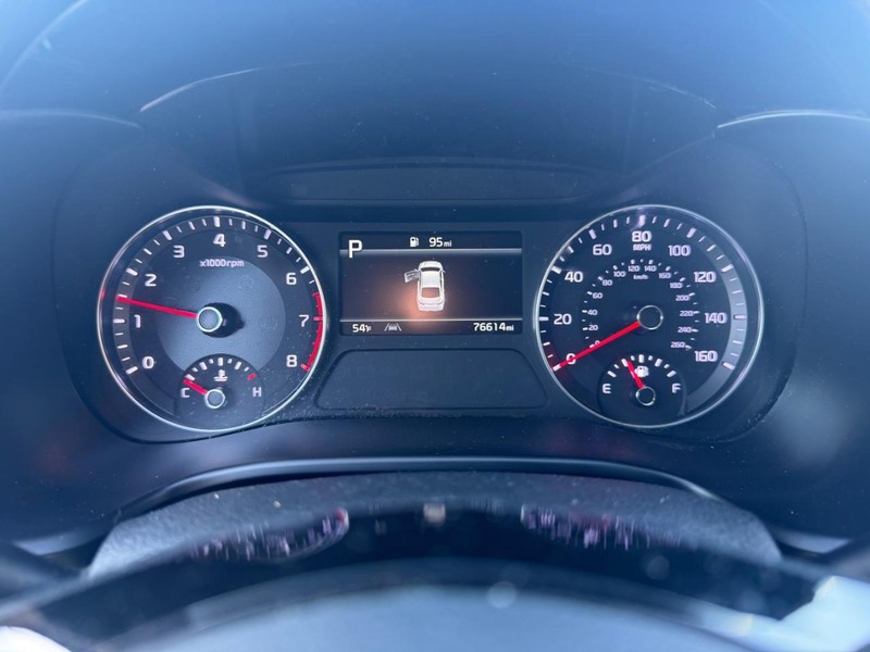 Kia Forte Vehicle Image 08