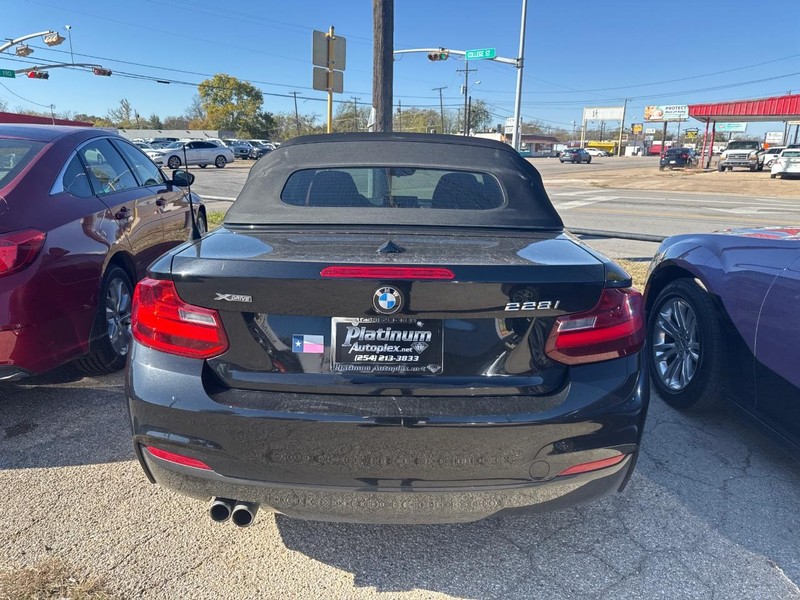 BMW 2 Series Vehicle Image 05