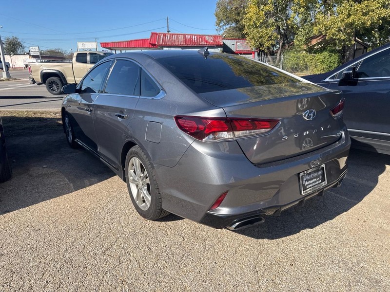 Hyundai Sonata Vehicle Image 06